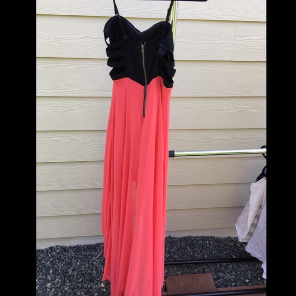 Coral Formal dress - Picture 2 of 3